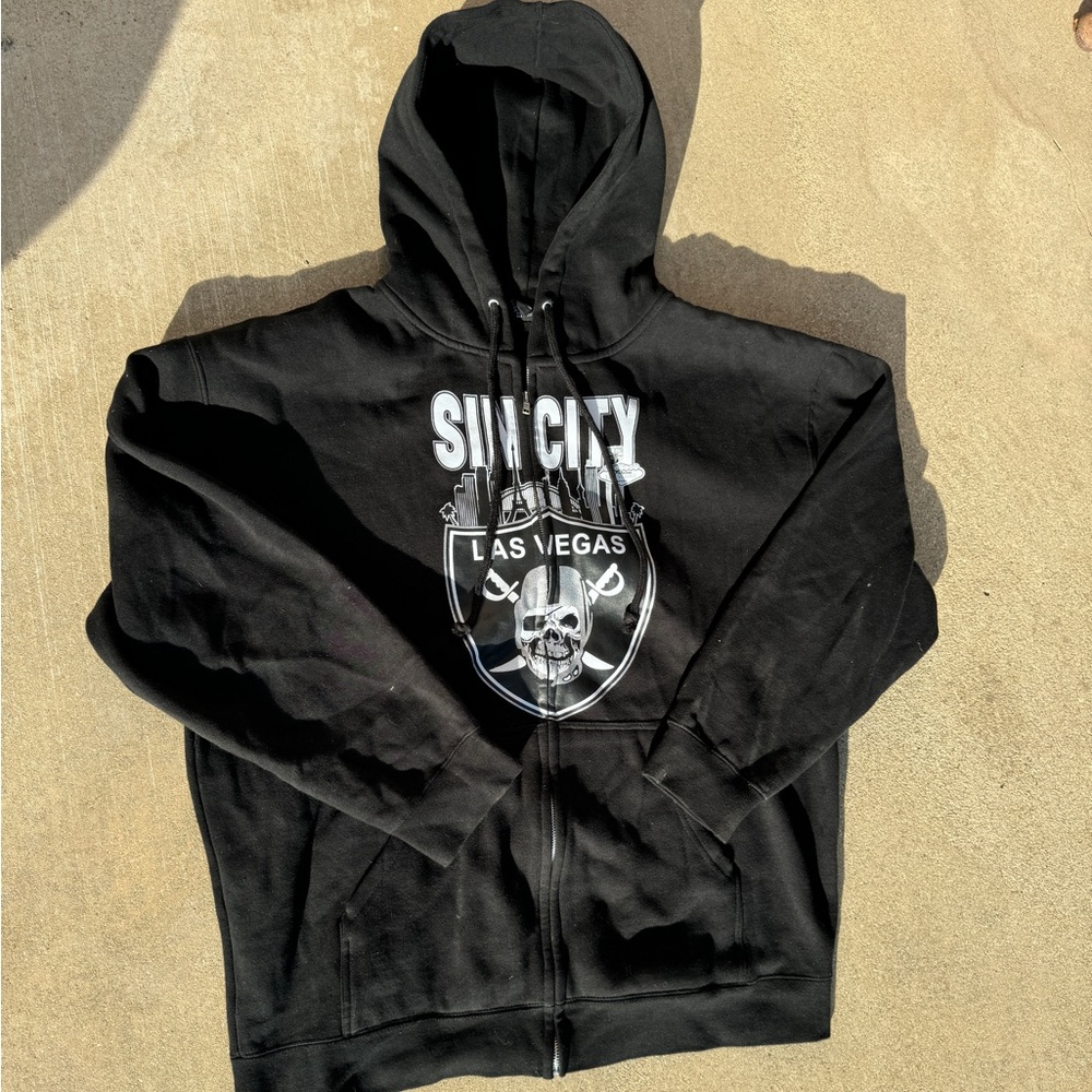 Sin city raiders zip up